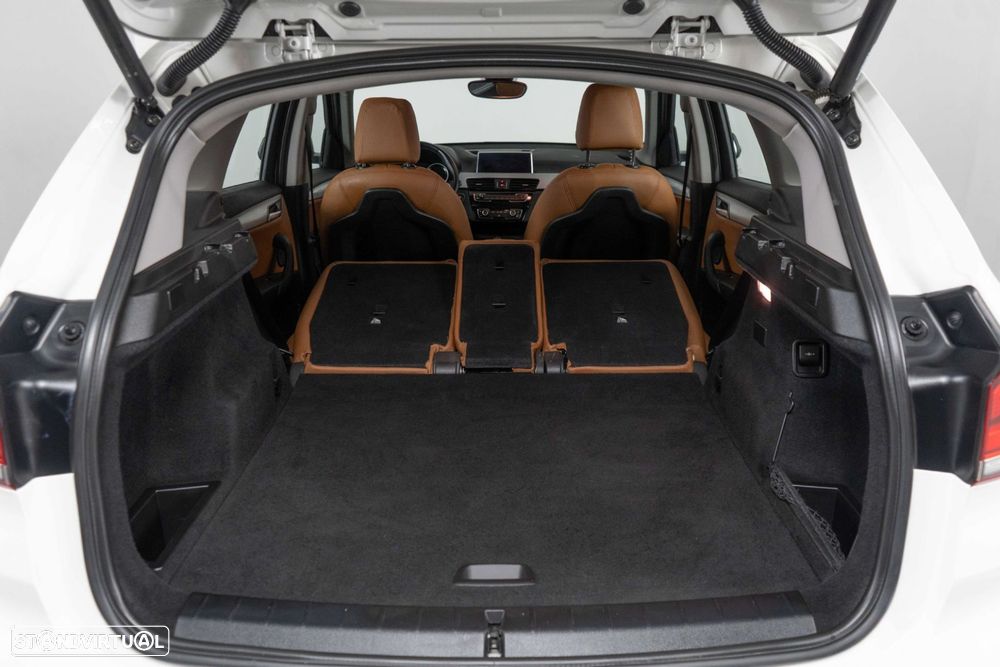 BMW X1 25 e xDrive Corporate Edition - 17