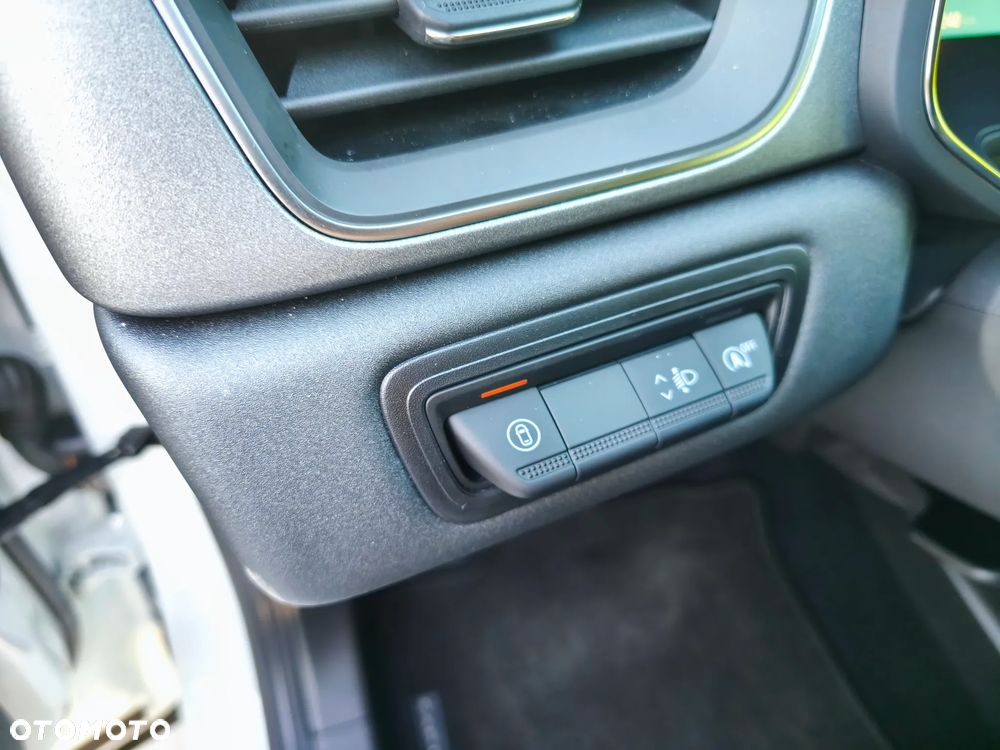 Renault Captur TCe Mild Hybrid 140 EDC GPF TECHNO - 15