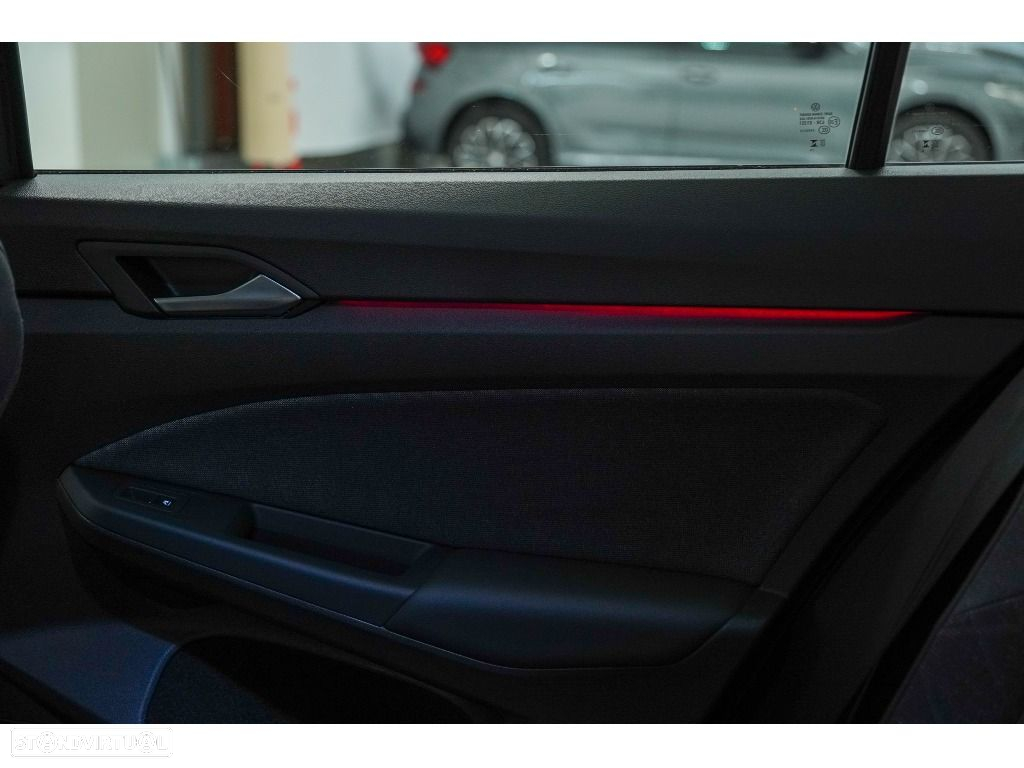 VW Golf Variant 2.0 TDi Life - 16