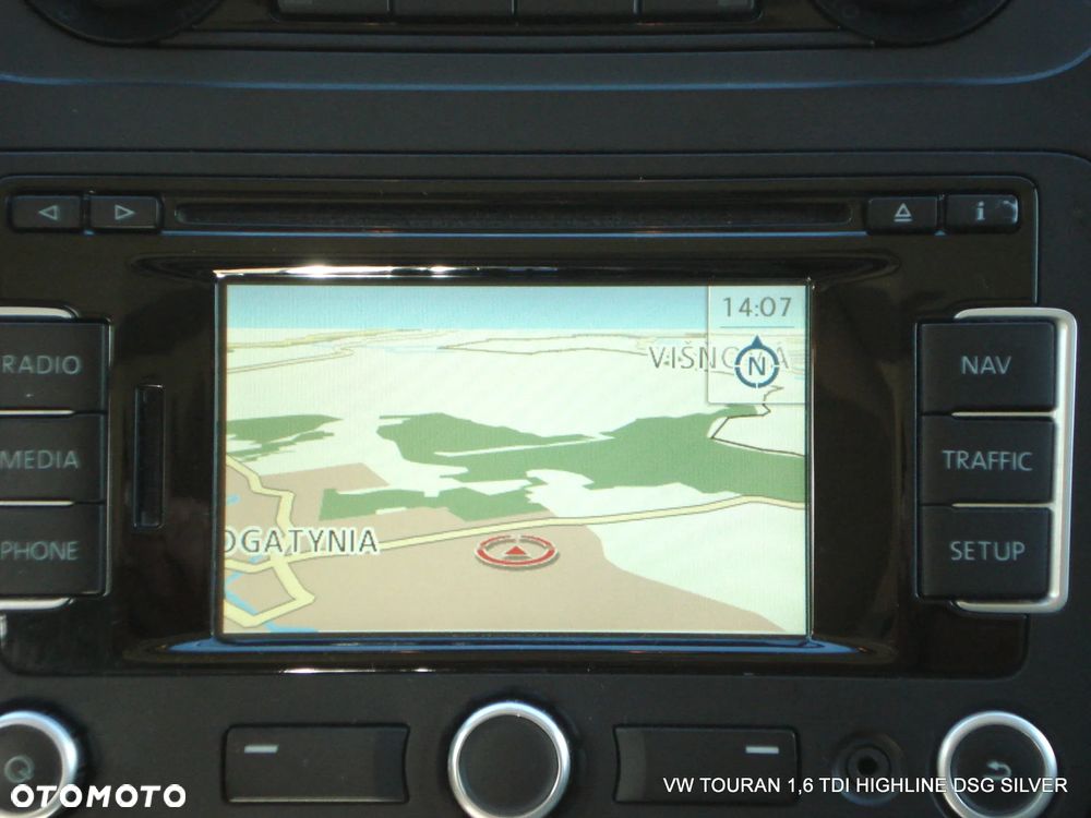 Volkswagen Touran 1.6 TDI DPF BlueMotion Technology DSG Highline - 5
