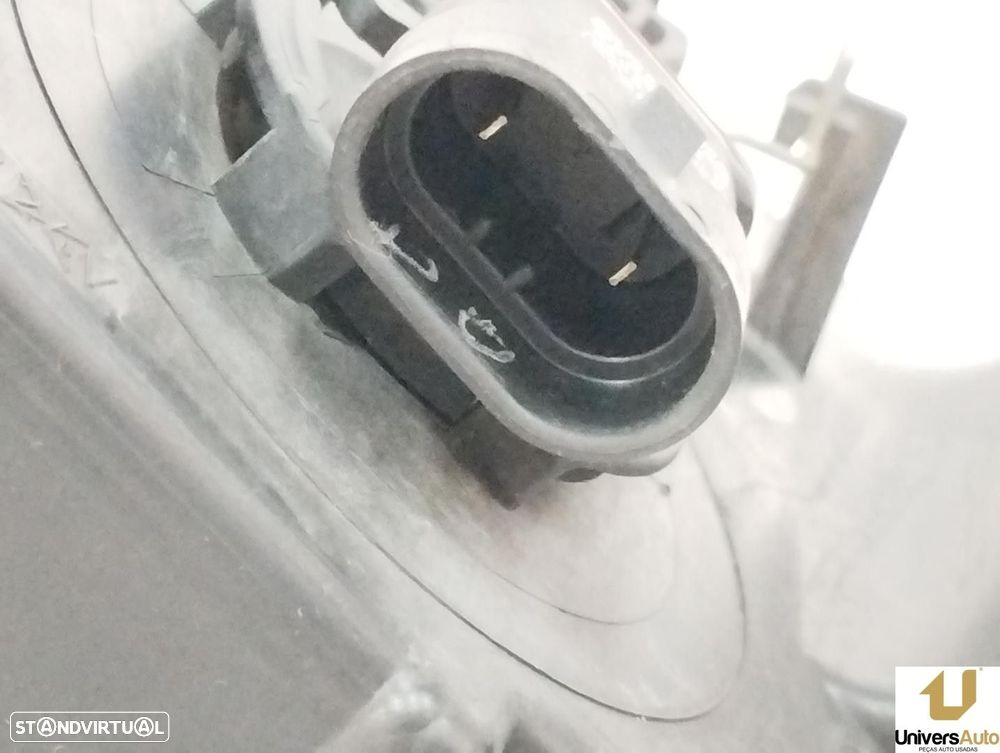 FAROL NEVOEIRO DIREITO OPEL ASTRA J SPORTS TOURER 2011 -13293619 - 2