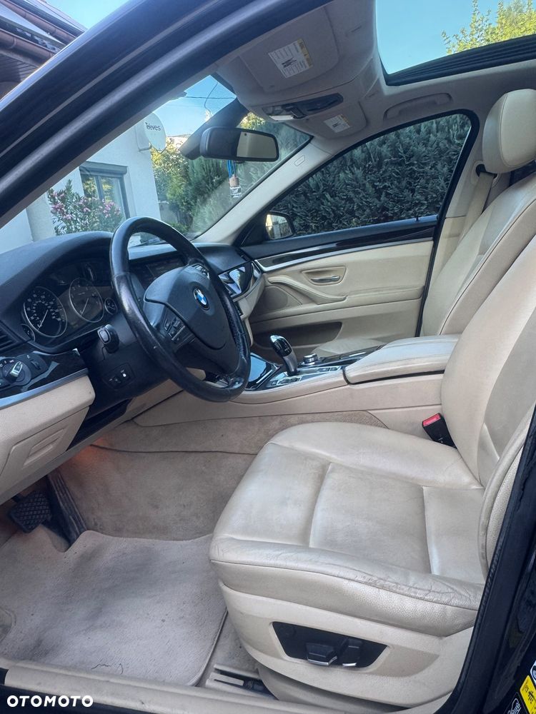 BMW Seria 5 528i xDrive - 36