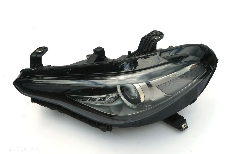 ALFA ROMEO GIULIA reflektor L+R Bi XENON skrętne D3S 35W LED 12 PIN para - 12