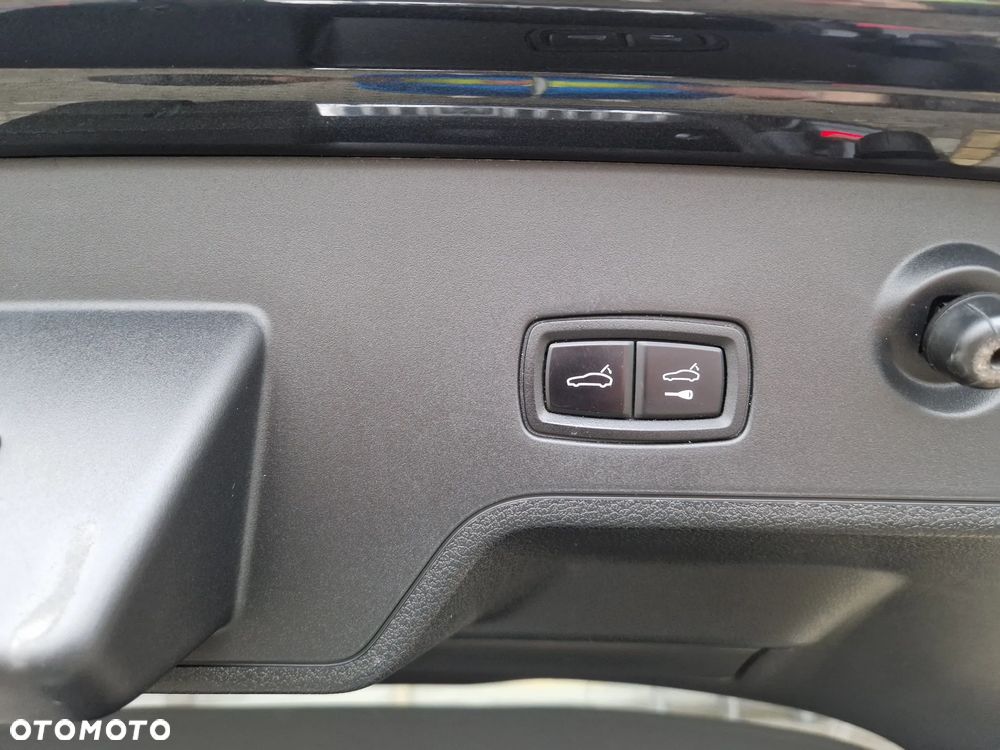 Porsche Panamera 4 - 32