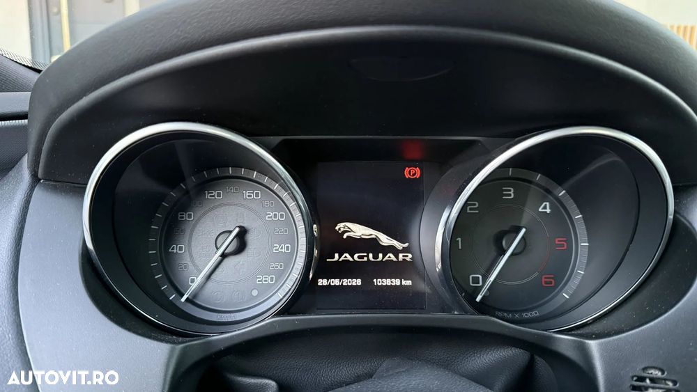 Jaguar XE 2.0 Portfolio - 19