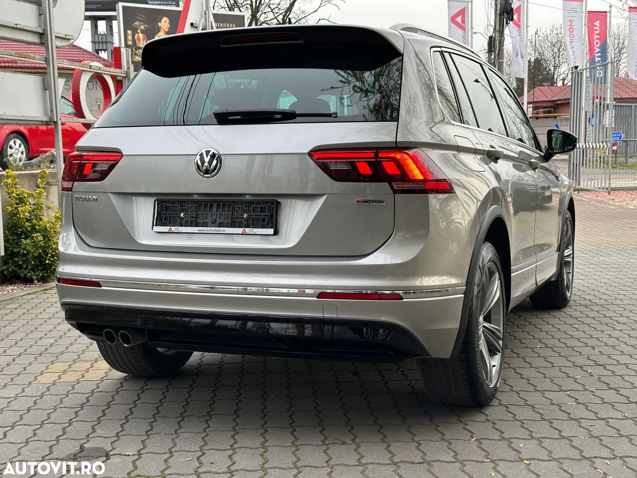 Volkswagen Tiguan 2.0 TDI SCR 4MOTION DSG R-Line - 5