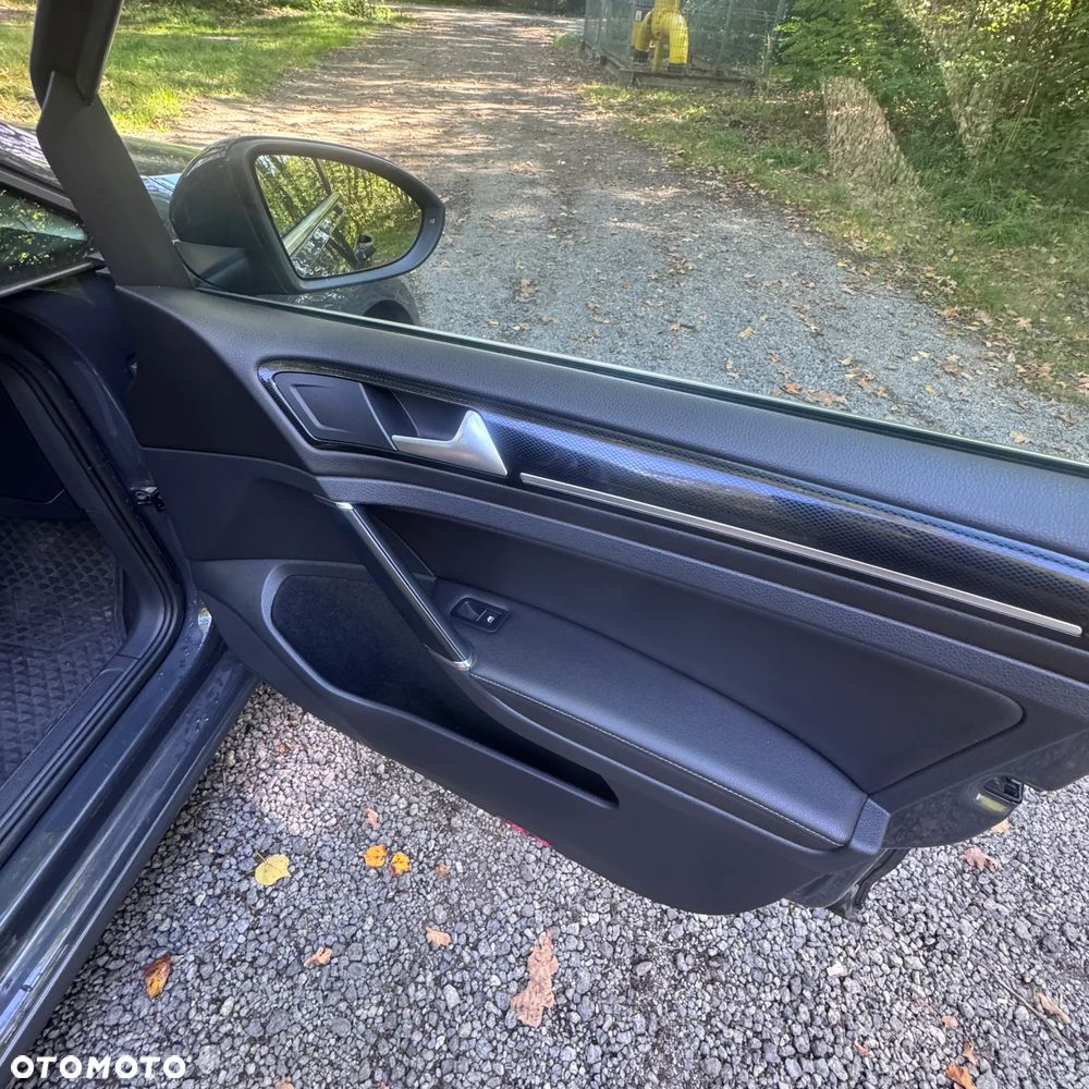 Volkswagen Golf - 22