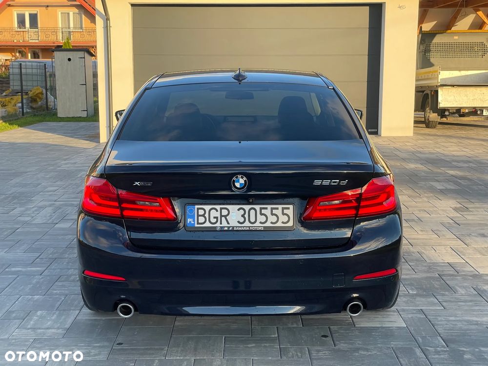 BMW Seria 5 520d xDrive - 5