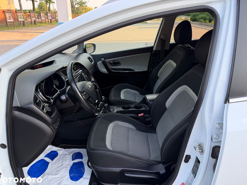 Kia Ceed - 24
