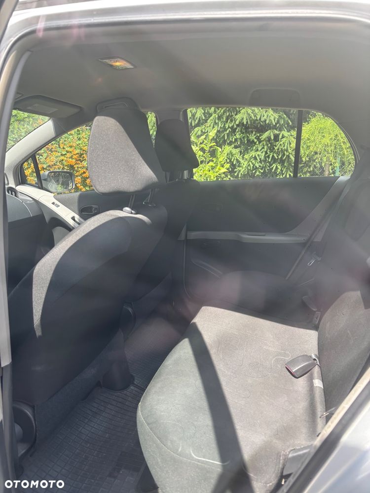 Toyota Yaris - 7