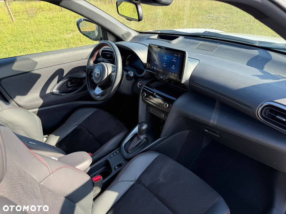 Toyota Yaris Cross 1.5 VVT-i GR Sport - 17