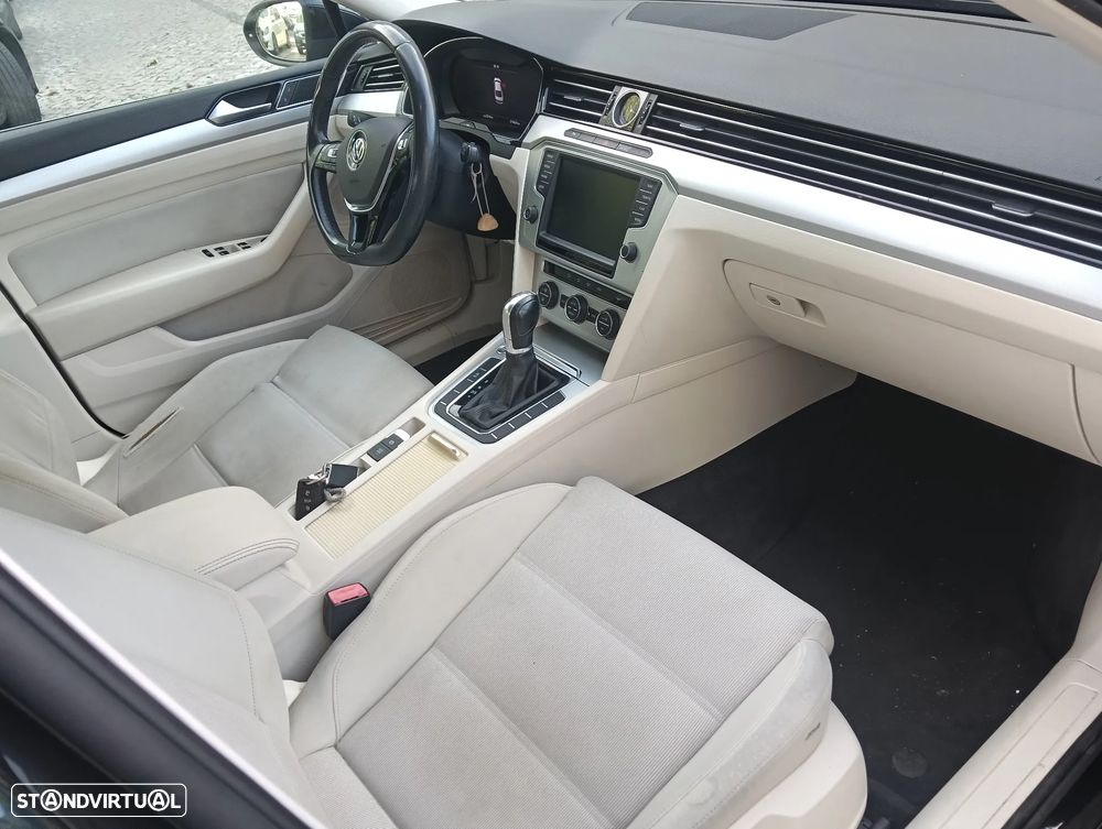 Volkswagen Passat 2.0 TDI Highline DSG — fotografia 33