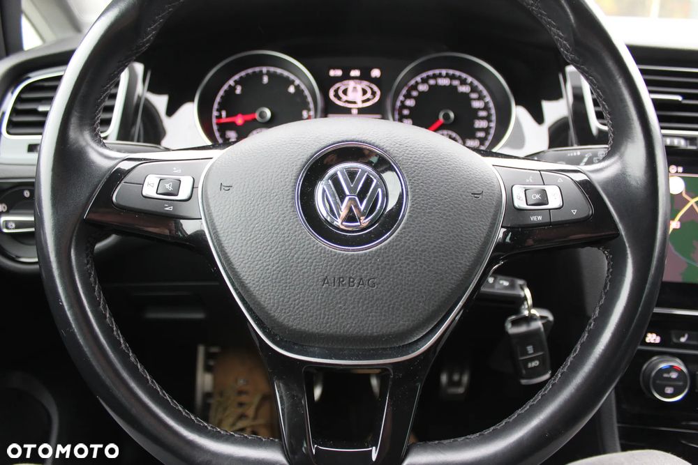 Volkswagen Golf - 16