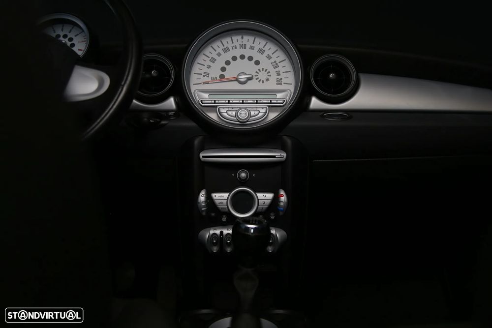 MINI 3 Portas One - 12