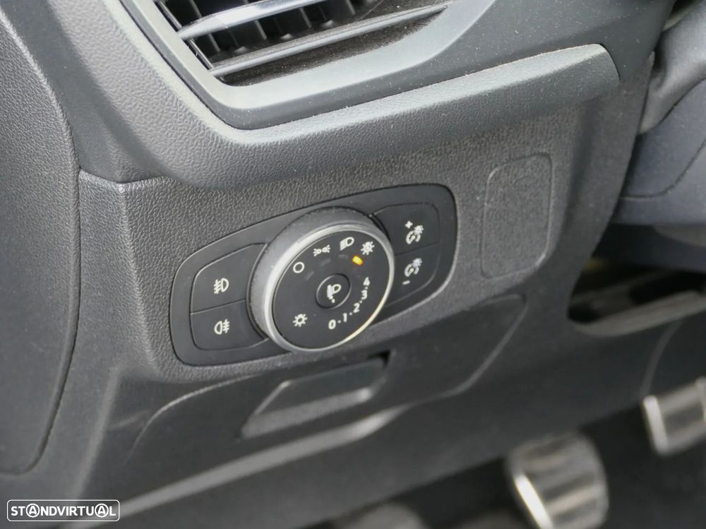 Ford Focus SW 1.5 TDCi EcoBlue ST-Line - 20