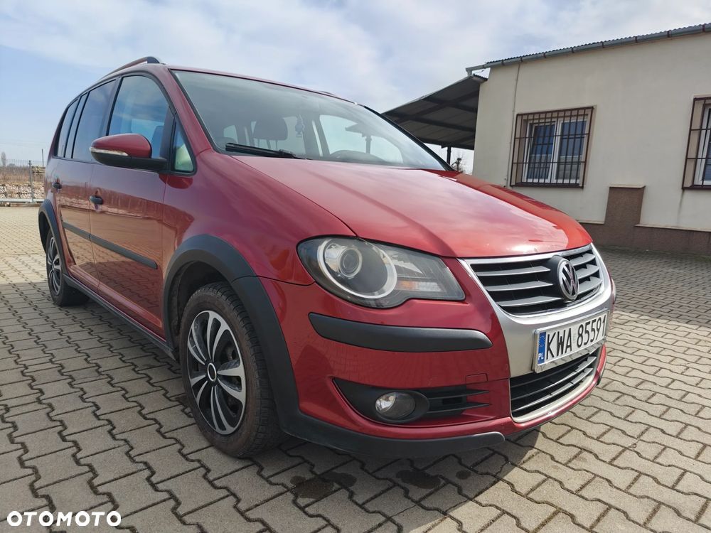 Volkswagen Touran 2.0 TDI DPF Cross - 2