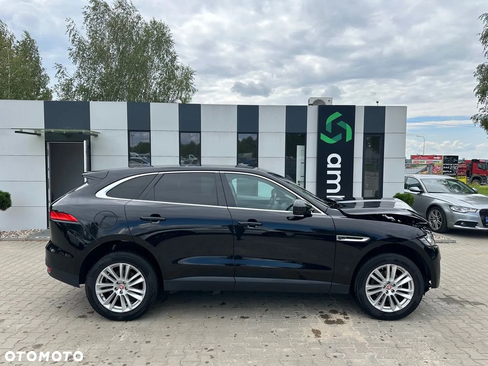 Jaguar F-Pace - 5