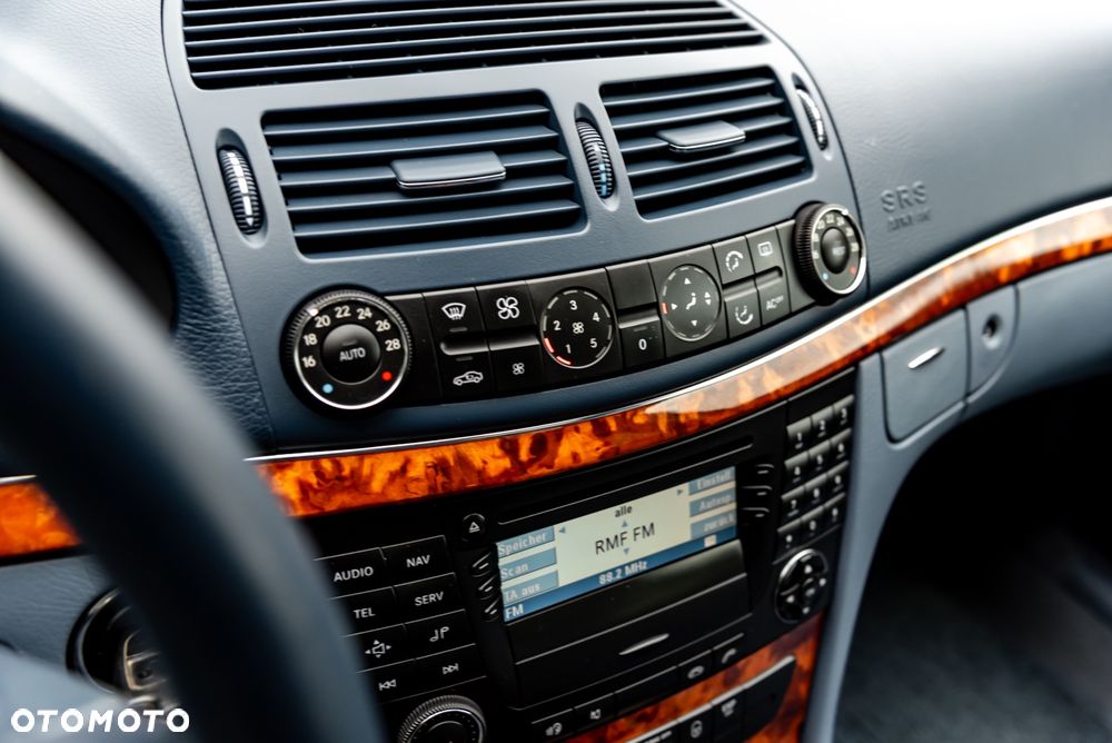 Mercedes-Benz Klasa E 200 Kompressor Automatik Elegance - 36