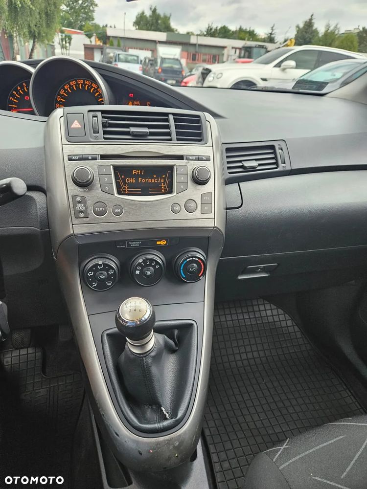 Toyota Verso 1.6 Luna EU5 - 11