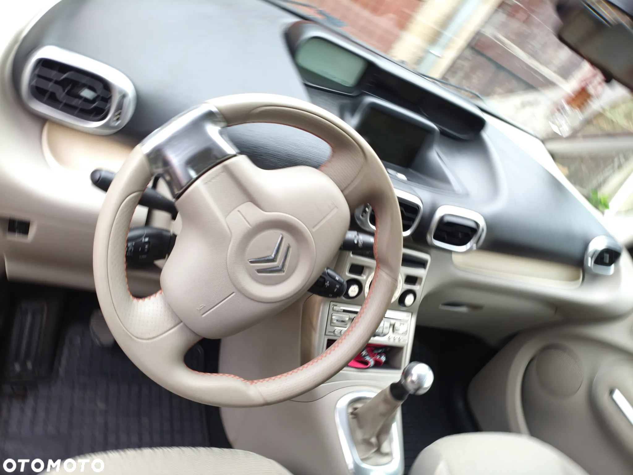 Citroën C3 Picasso 1.6 HDi Exclusive - 25