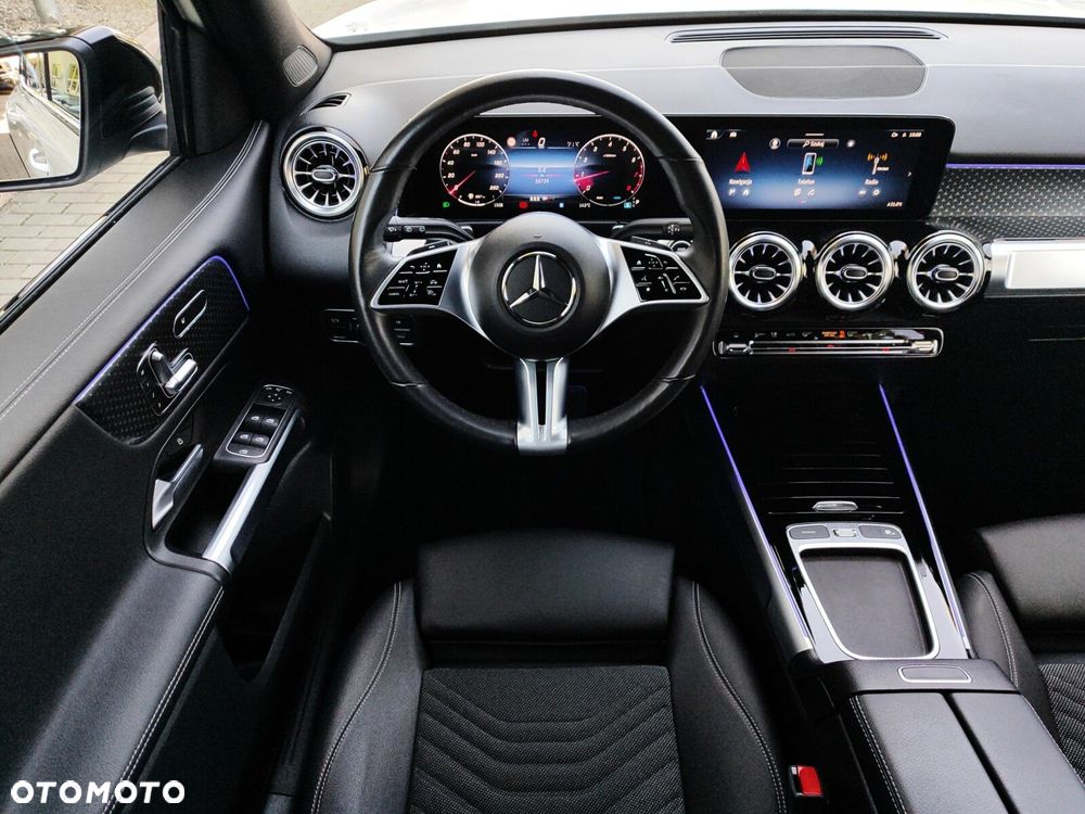 Mercedes-Benz GLB - 16