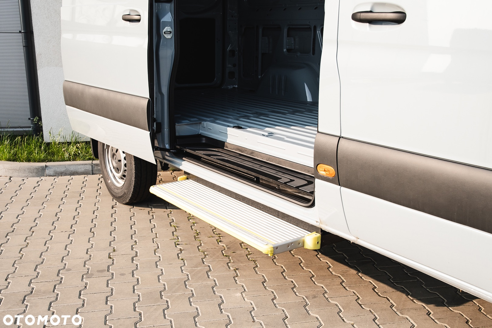 Mercedes-Benz Sprinter - 15