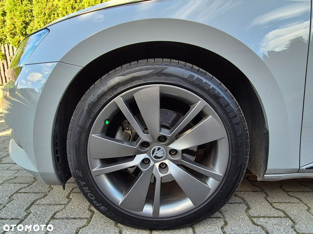 Skoda Superb 2.0 TDI 4x4 Sportline DSG - 34