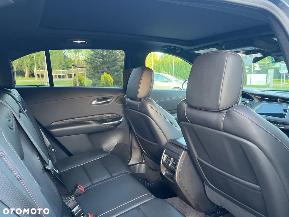 Cadillac XT4 - 10