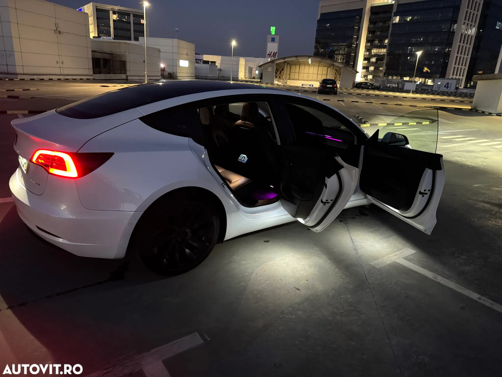 Tesla Model 3 Long Range - 10