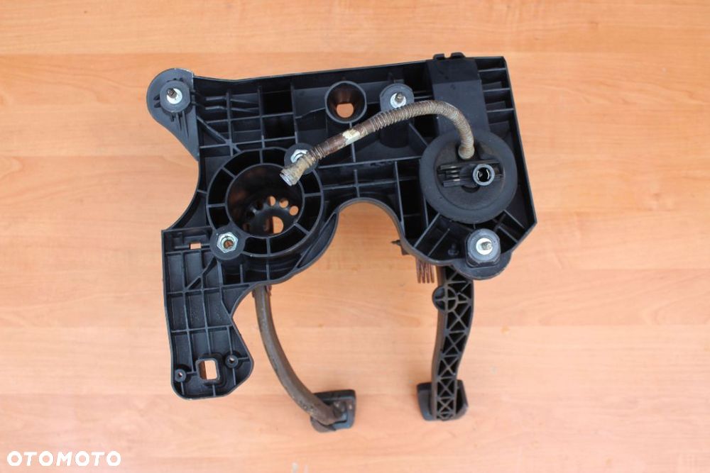 PEDAŁY  Sprzęgła oraz Hamulca EUROPA OPEL ASTRA K 39023894 - 4