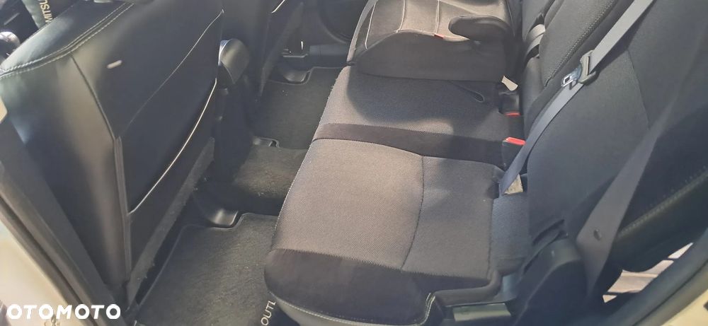 Mitsubishi Outlander 2.2 DI-D 4WD Invite - 32