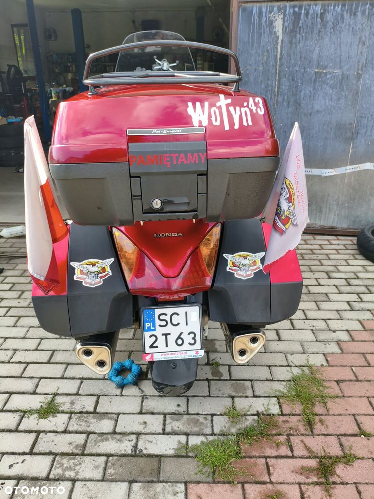 Honda ST - 9