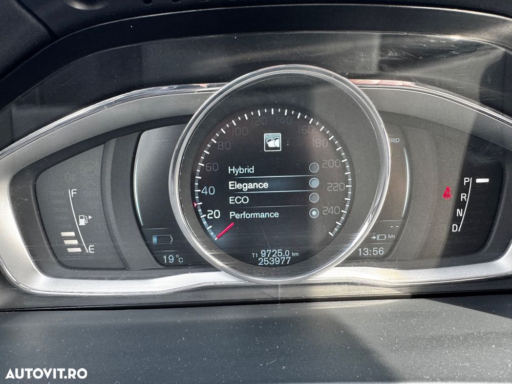 Volvo V60 D6 Plug-In-Hybrid AWD Geartronic Pure Limited - 12