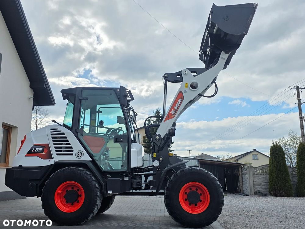 Bobcat Bobcat Ładowarka kołowa Bobcat L 85 jak nowa sprowadzona z Niemiec zadbana łyżka widły serwisowana Cat kamera - 2