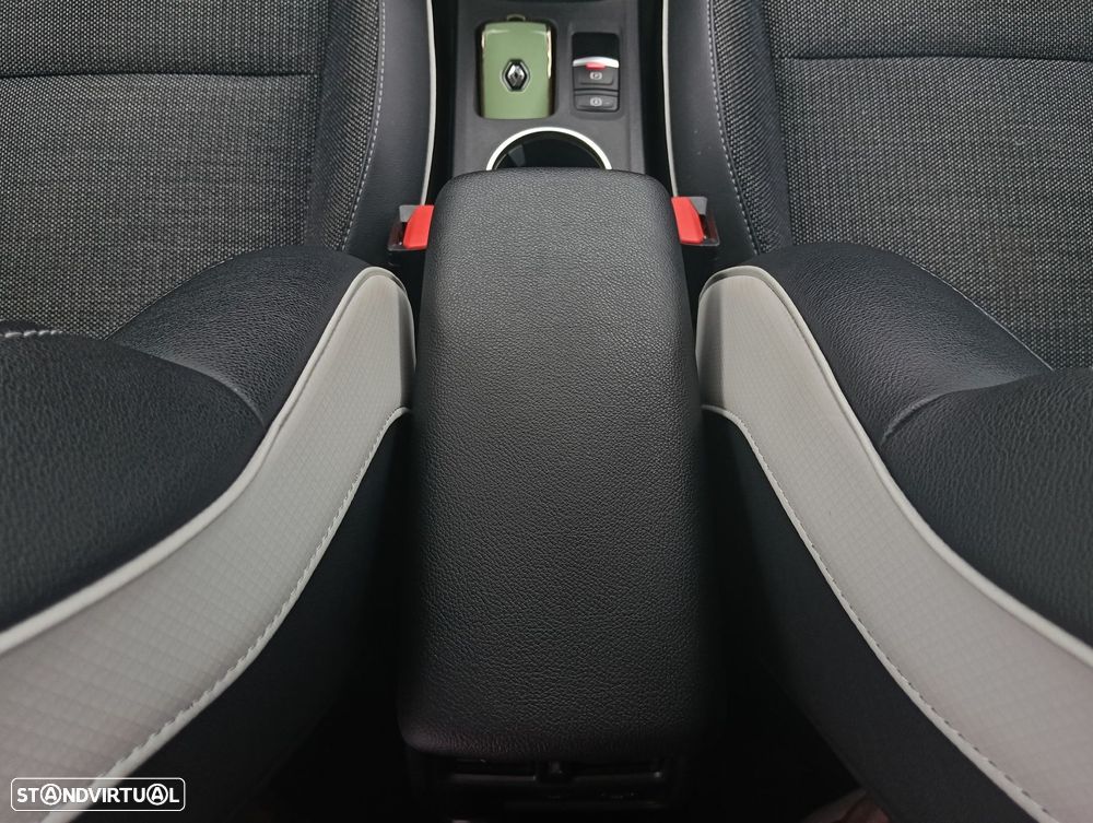 Renault Captur 1.0 TCe Techno Bi-Fuel - 28