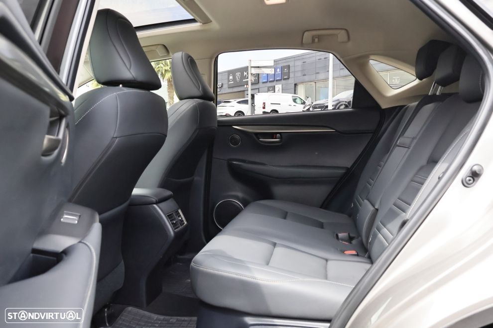 Lexus NX 300h Executive+ - 21