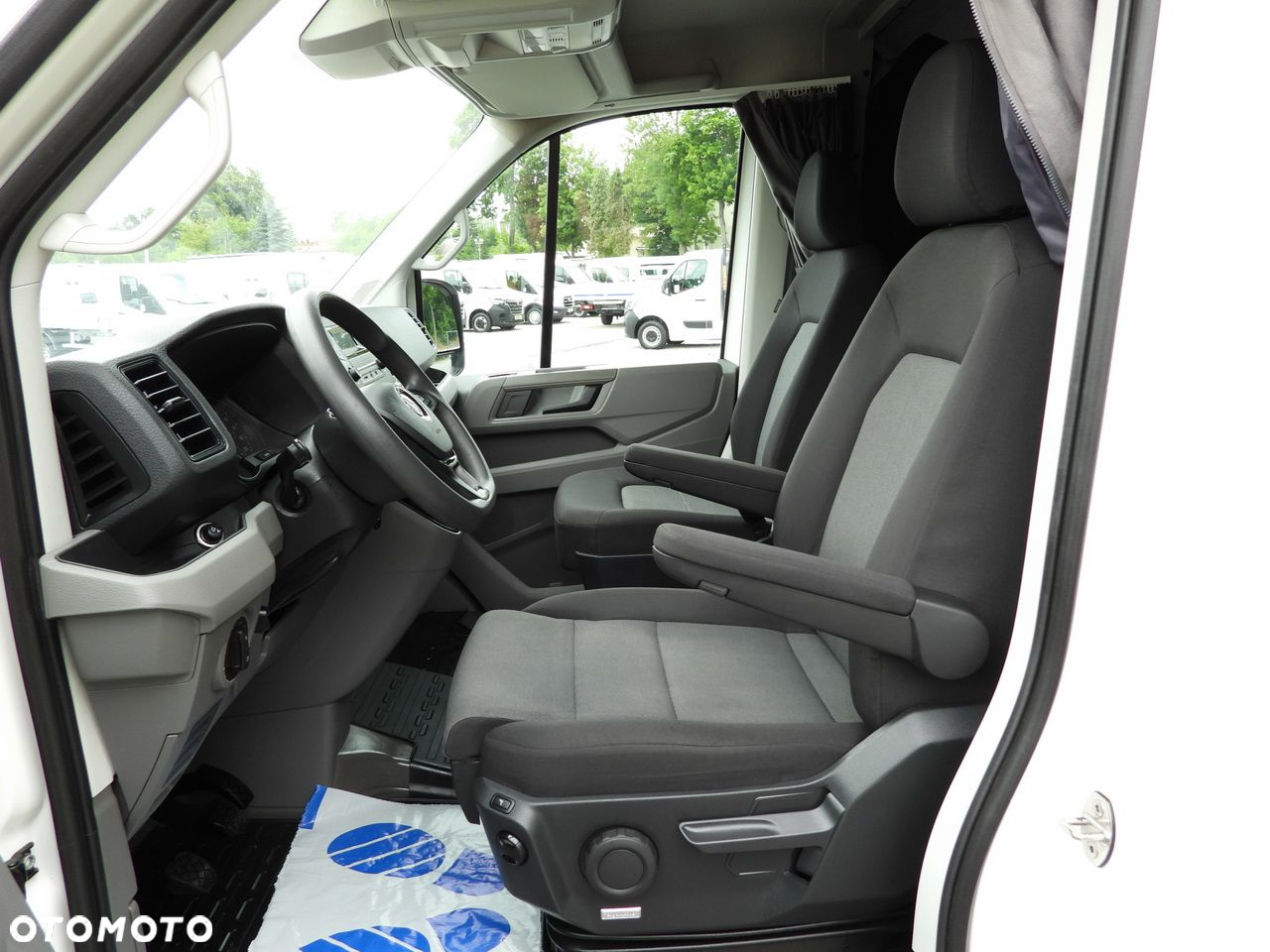 Volkswagen CRAFTER  PLANDEKA 8 PALET TEMPOMAT LEDY KLIMATYZACJA  180KM - 28