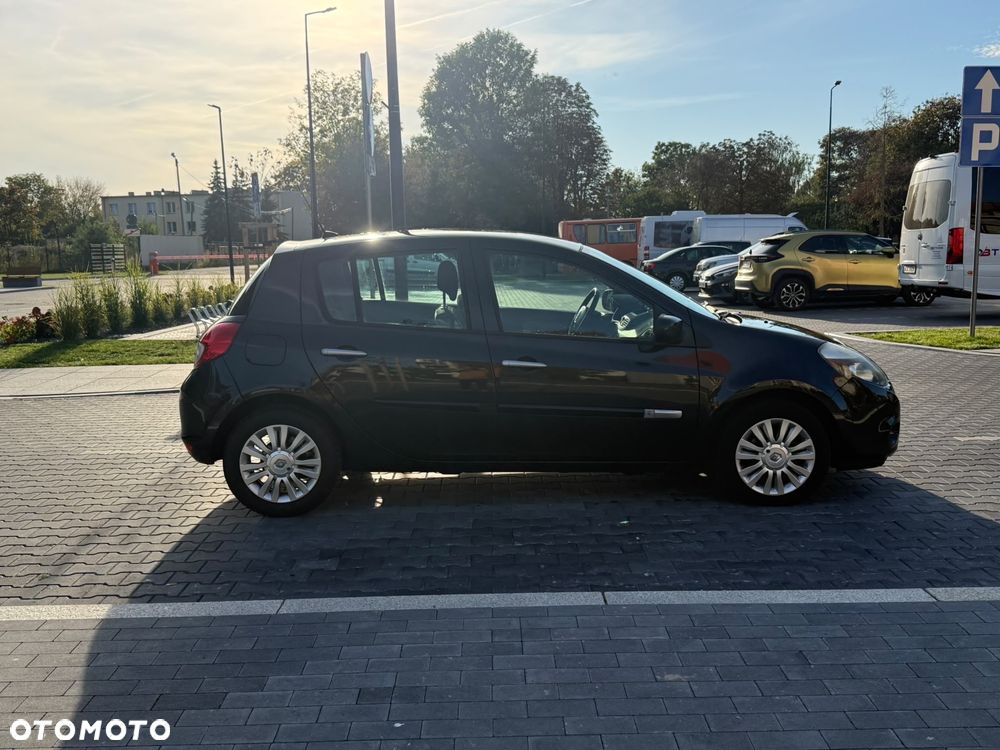 Renault Clio - 8