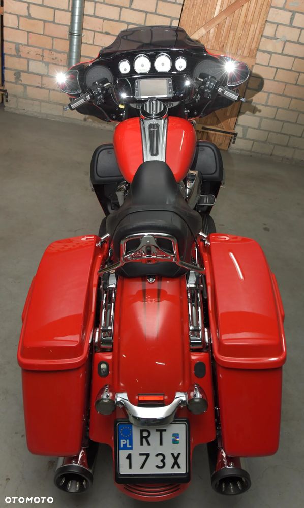 Harley-Davidson Touring Street Glide - 11