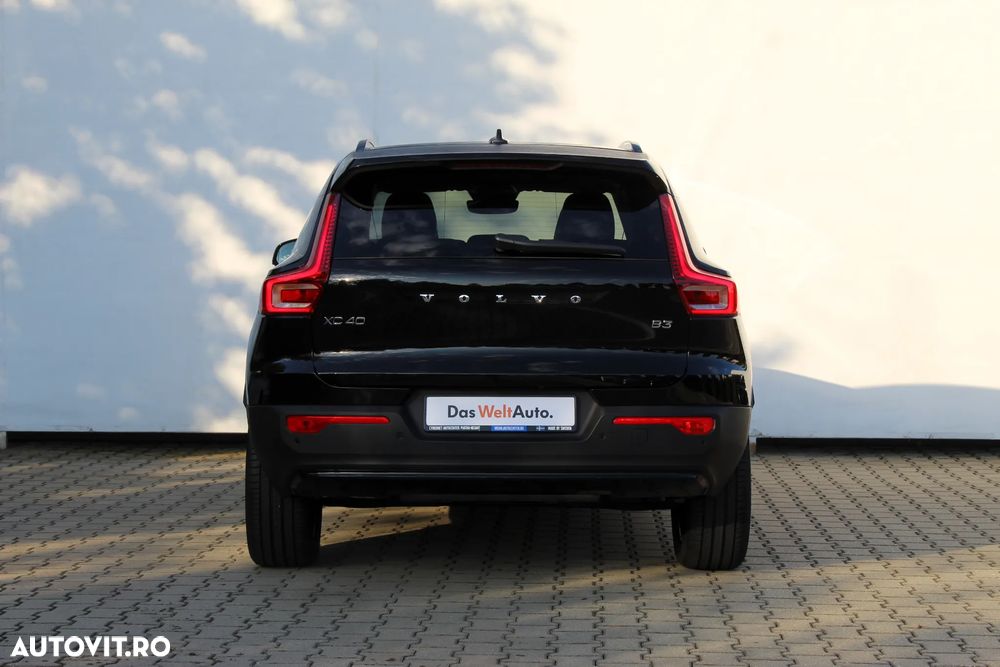 Volvo XC 40 B3 AT FWD MHEV Plus Dark - 7