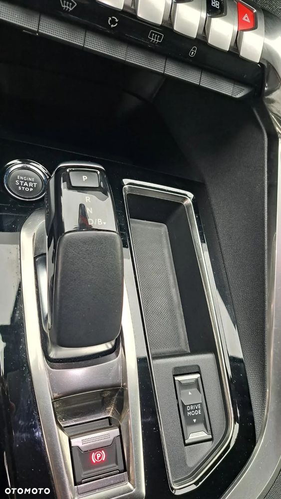 Peugeot 3008 ver-hybrid-225-e--eat8-allure - 21