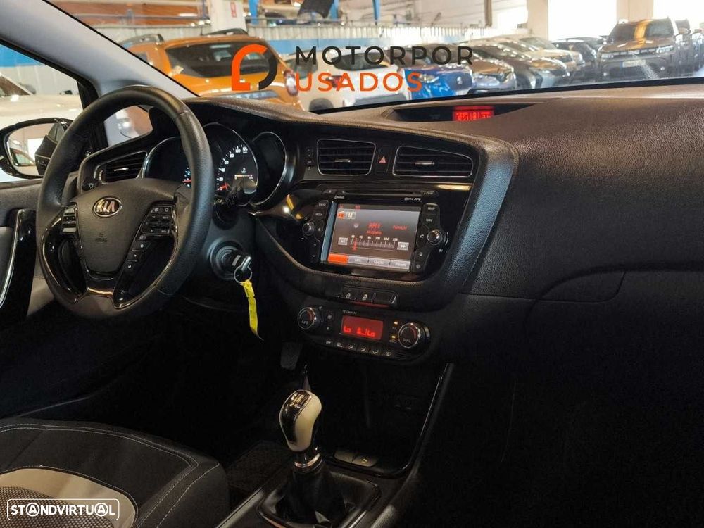 Kia Ceed 1.6 CRDi More Edition - 13