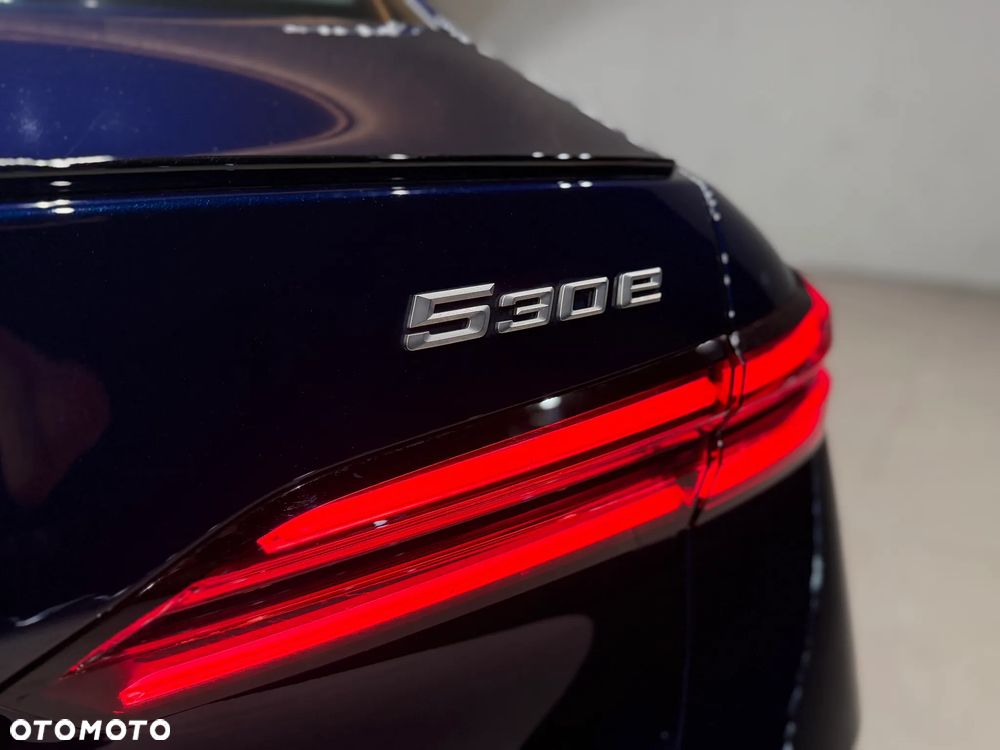 BMW Seria 5 530e xDrive - 25