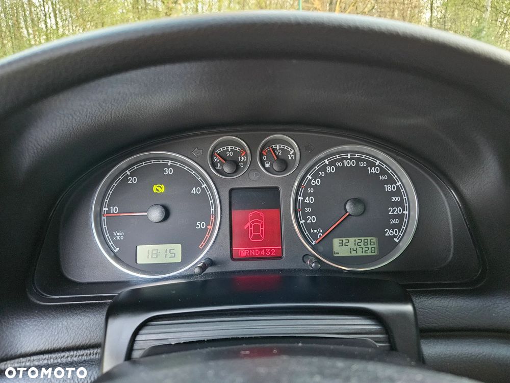 Volkswagen Passat 1.9 TDI Highline Tiptr - 12