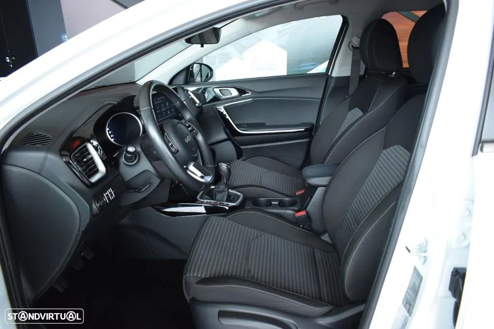 Kia Ceed SW 1.6 CRDi MHEV Dynamic - 9