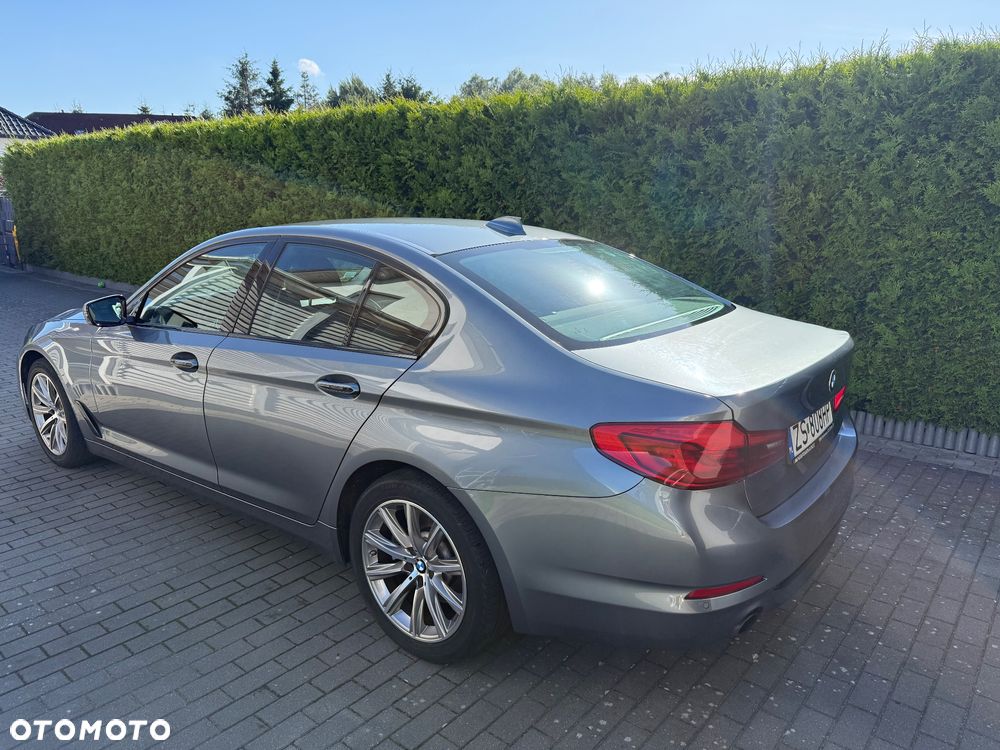 BMW Seria 5 525d Luxury Line - 6