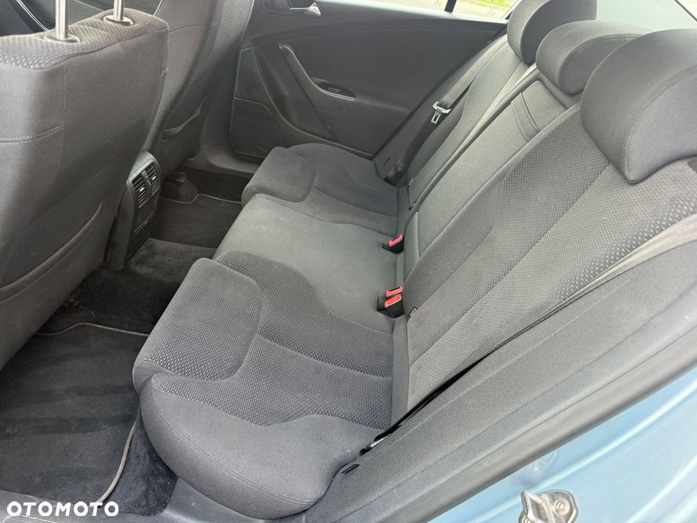 Volkswagen Passat 1.8 TSI Comfortline - 13