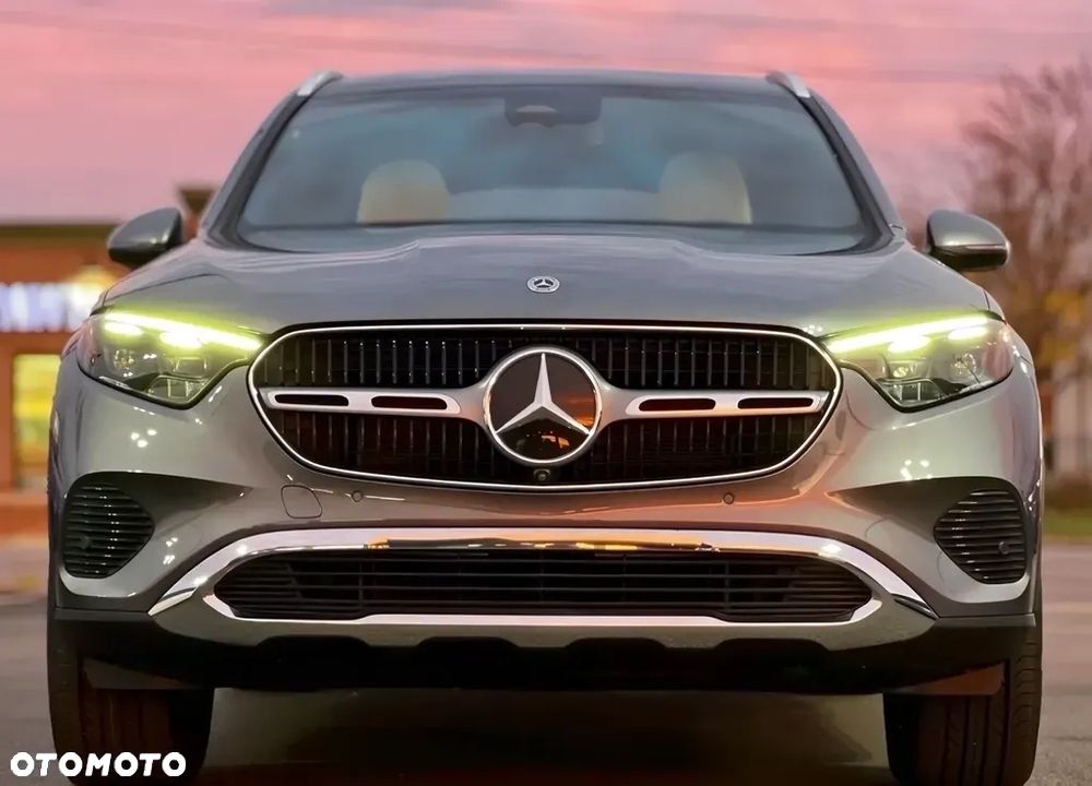 Mercedes-Benz GLC 300 4Matic 9G-TRONIC Exclusive - 2