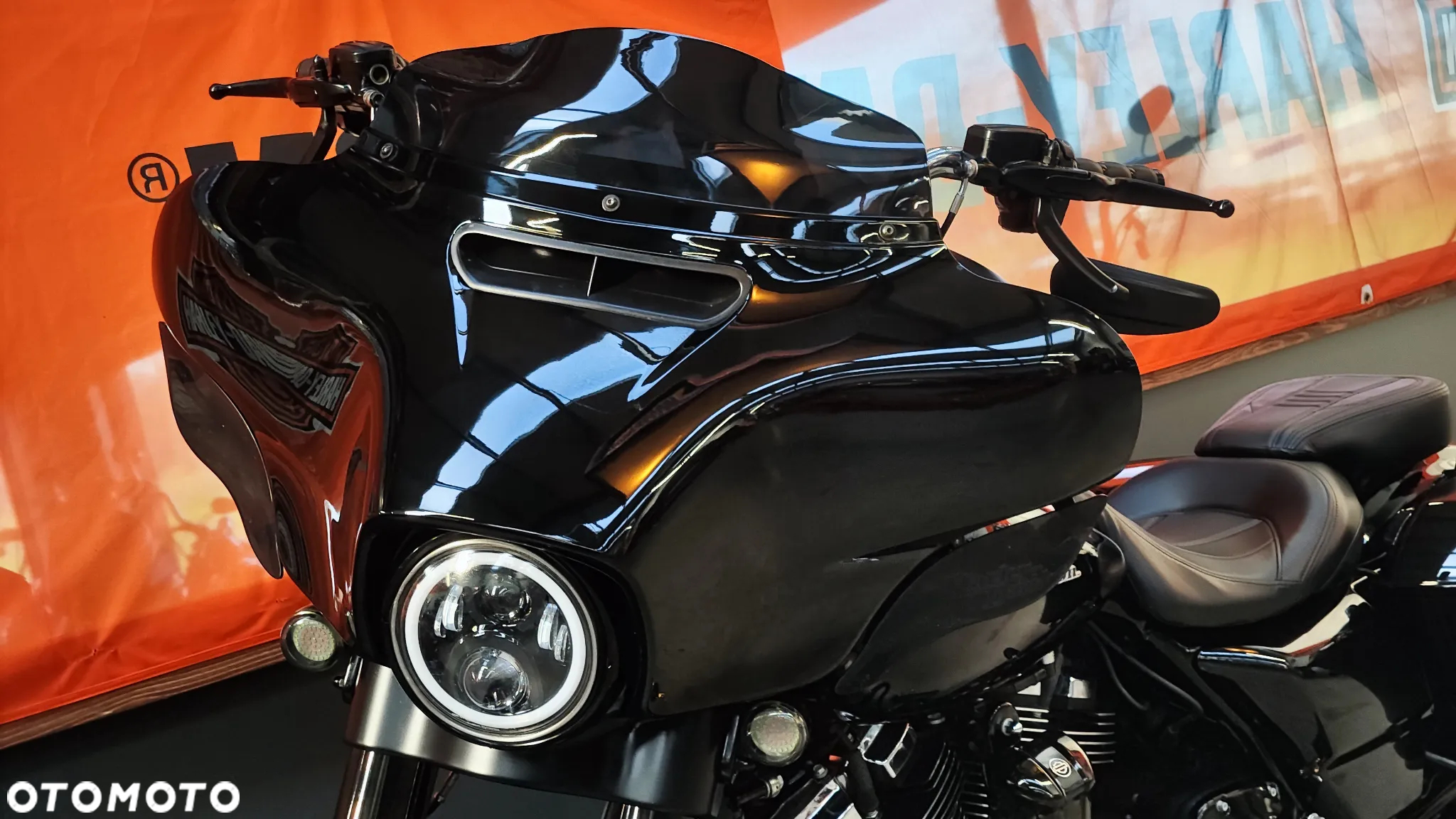 Harley-Davidson Touring Street Glide - 16