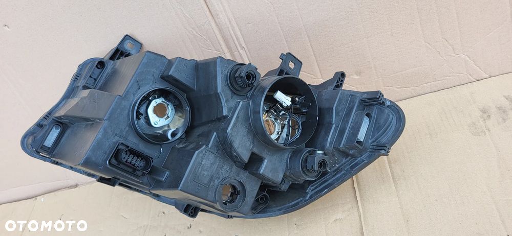 LAMPA PRAWY PRZOD MERCEDES SPRINTER 907 9109060100 - 8